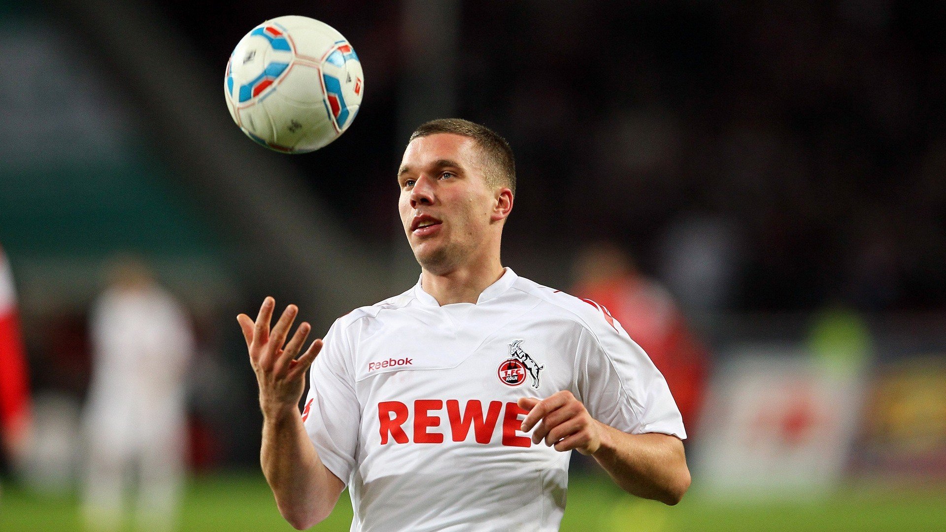 上海海港主场取得三连胜，上海海港足球主场